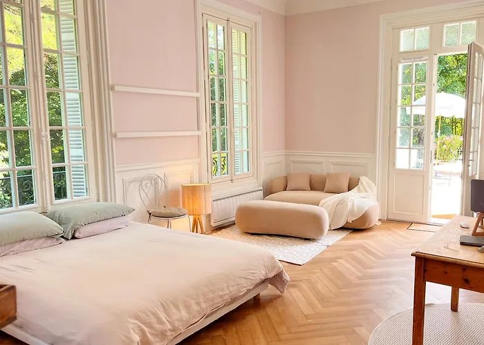 Suite Avec Grande Terrasse Et Parc - Gite Classe 4 Etoiles